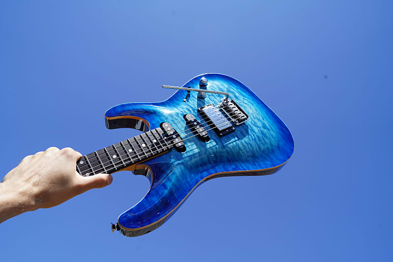 Электрогитара Schecter DIAMOND SERIES PROTOTYPE California Classic - Transparent Sky Burst 6-String w/ Hard Case
Электрогитара Schecter DIAMOND SERIES PROTOTYPE California Classic - Transparent Sky Burst 6-String w/ Hard Case