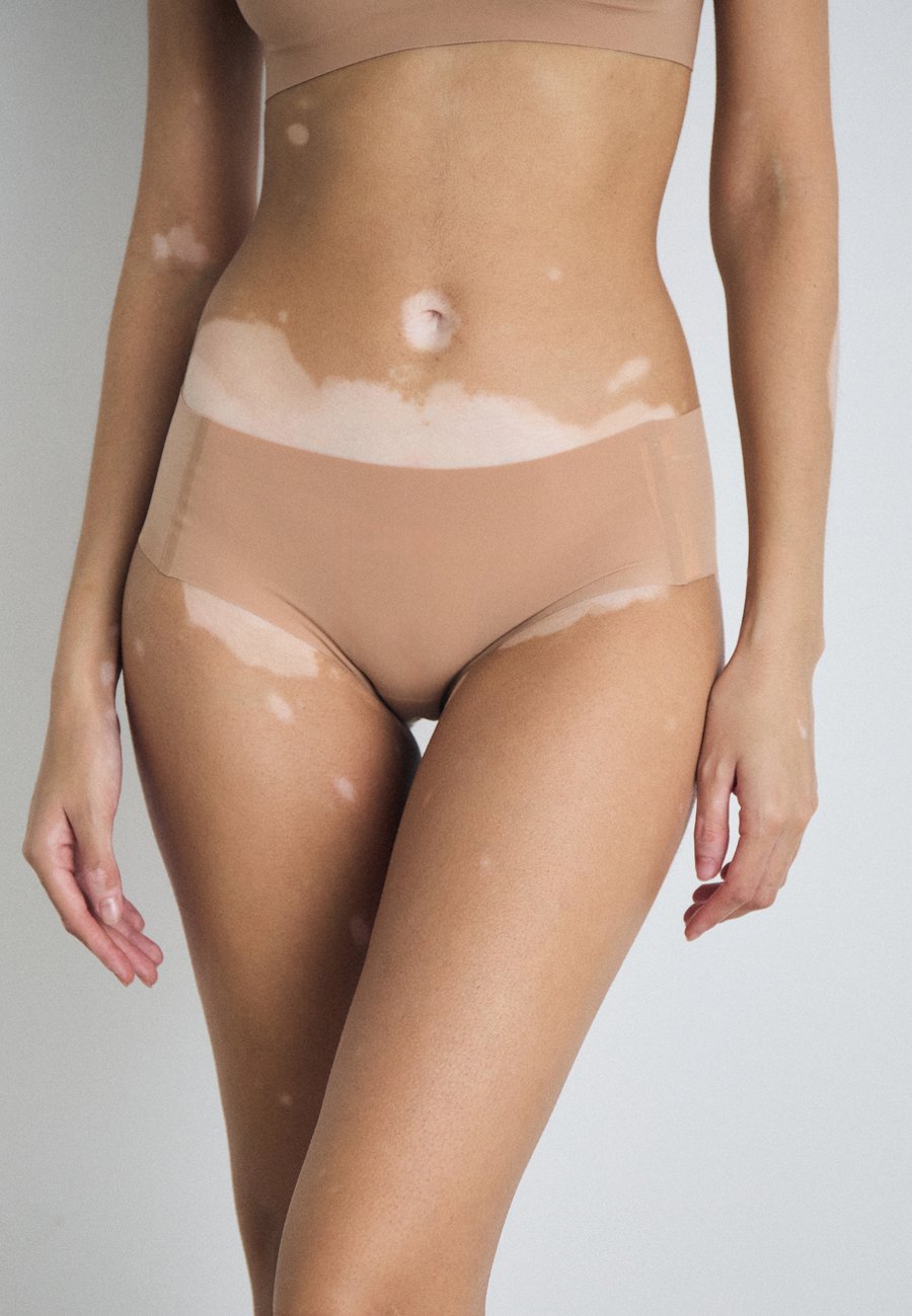 Брифы Sloggi FEEL HIPSTER 2 PACK, Nostalgic Brown/Brown
Брифы Sloggi FEEL HIPSTER 2 PACK, Nostalgic Brown/Brown