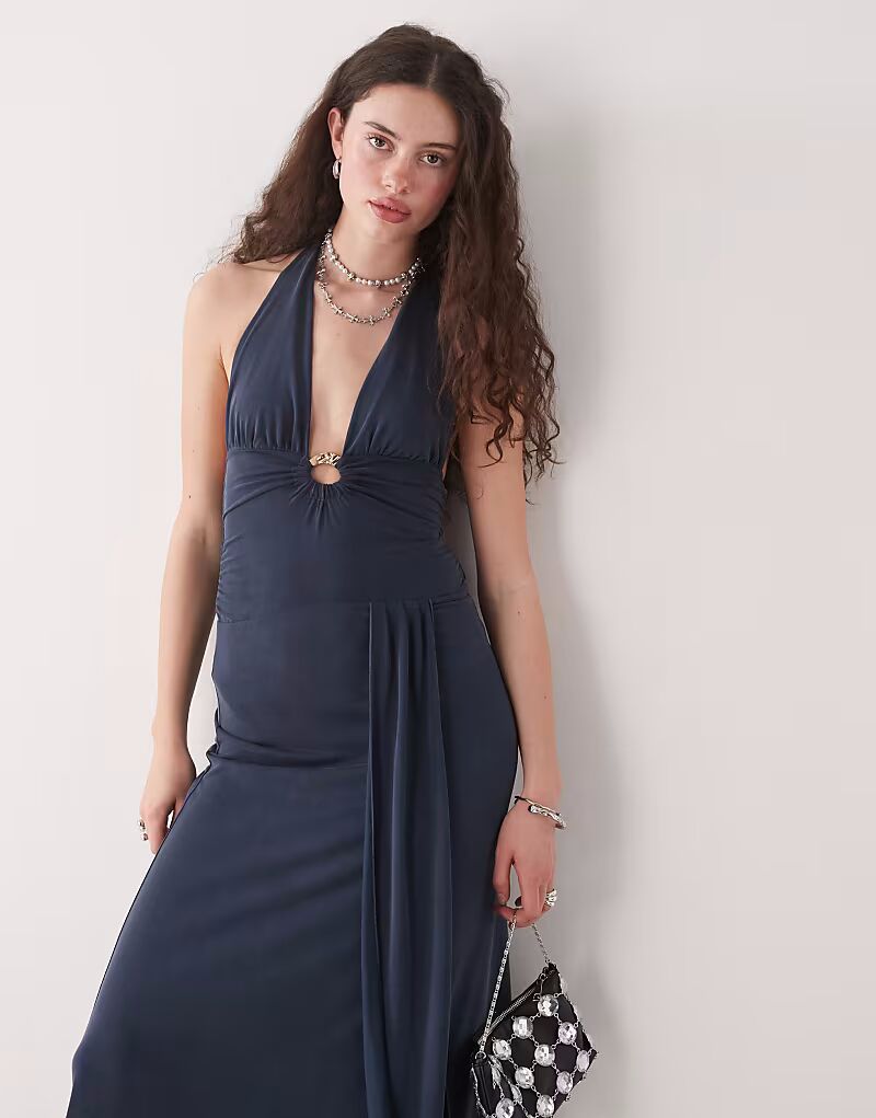 Платье Motel ryoko с запахом и облегающим лифом midaxi в цвете Ocean Storm Blue
Платье Motel ryoko с запахом и облегающим лифом midaxi в цвете Ocean Storm Blue