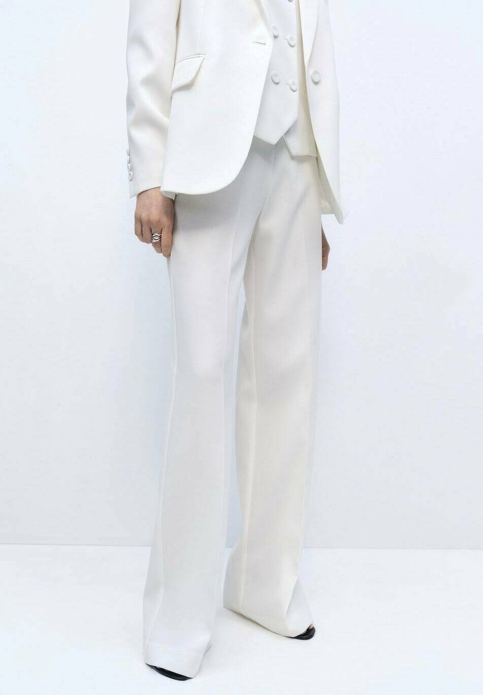 Брюки IGUANA Mango, молочный
Брюки IGUANA Mango, молочный