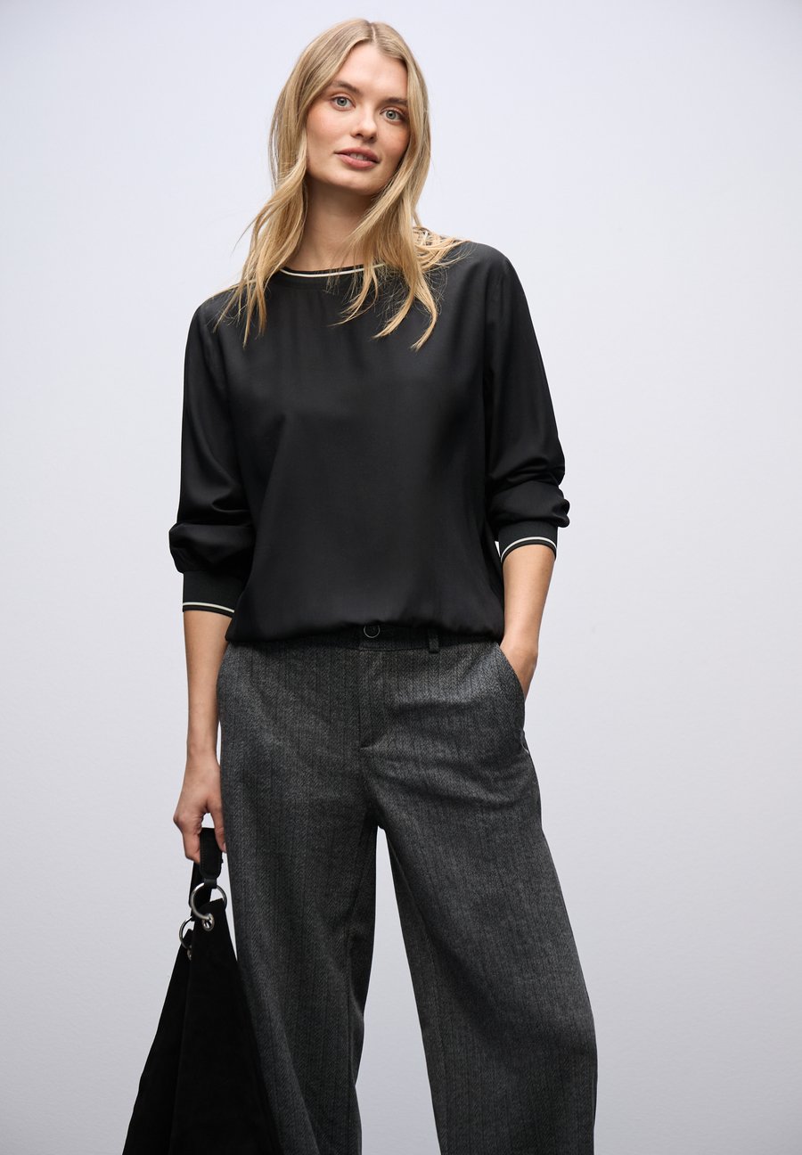 Блуза Street One MIT TAPE DETAILS, Schwarz/Black
Блуза Street One MIT TAPE DETAILS, Schwarz/Black