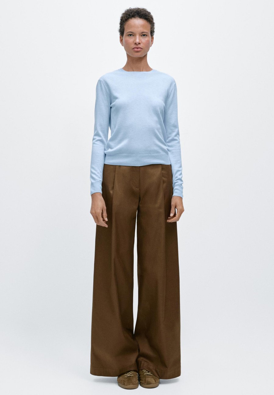 Джемпер Massimo Dutti LONG SLEEVES WITH CREW NECK, Light Blue
Джемпер Massimo Dutti LONG SLEEVES WITH CREW NECK, Light Blue