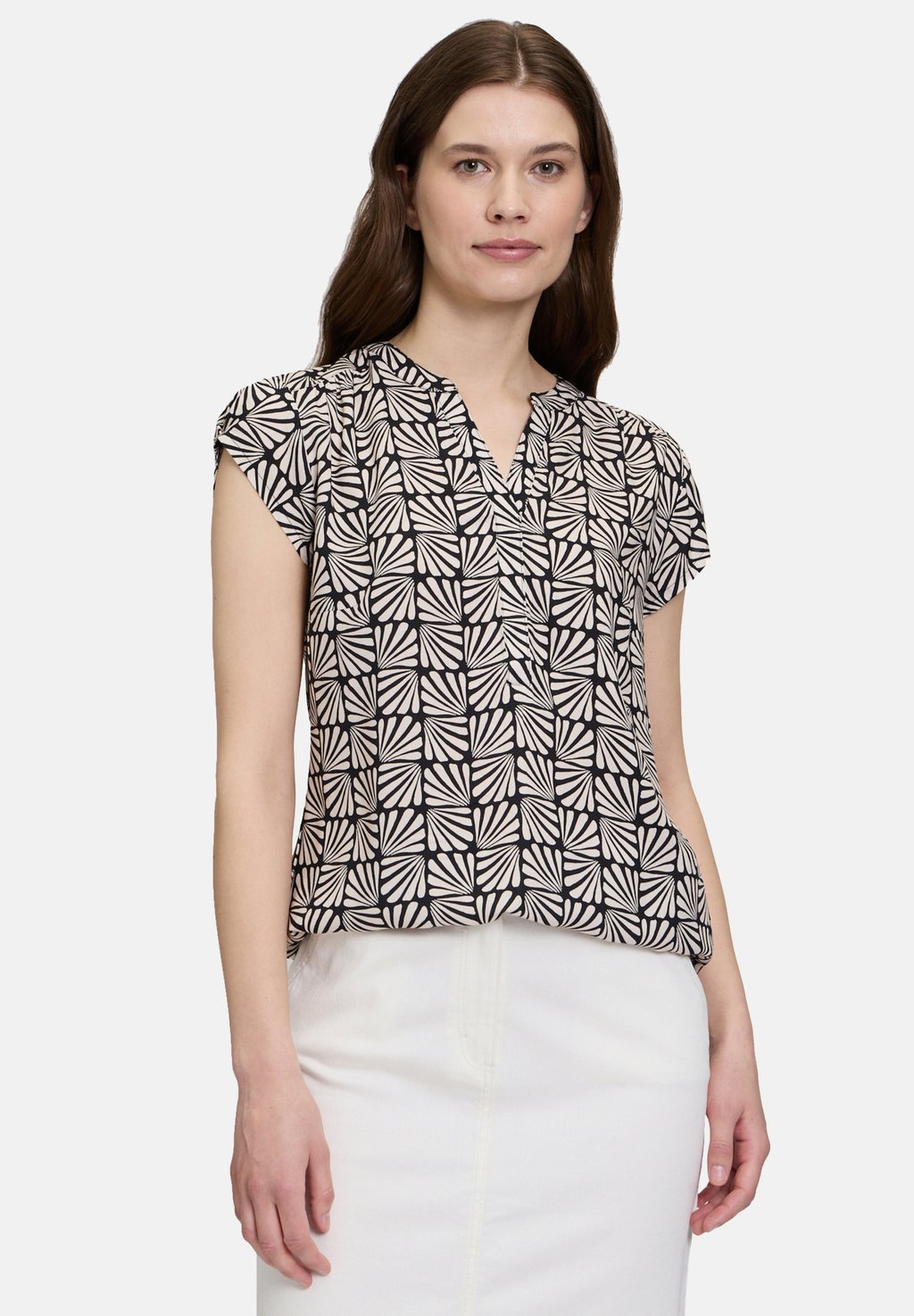 Блуза SCHLUPF KURZARM Betty Barclay, черный
Блуза SCHLUPF KURZARM Betty Barclay, черный