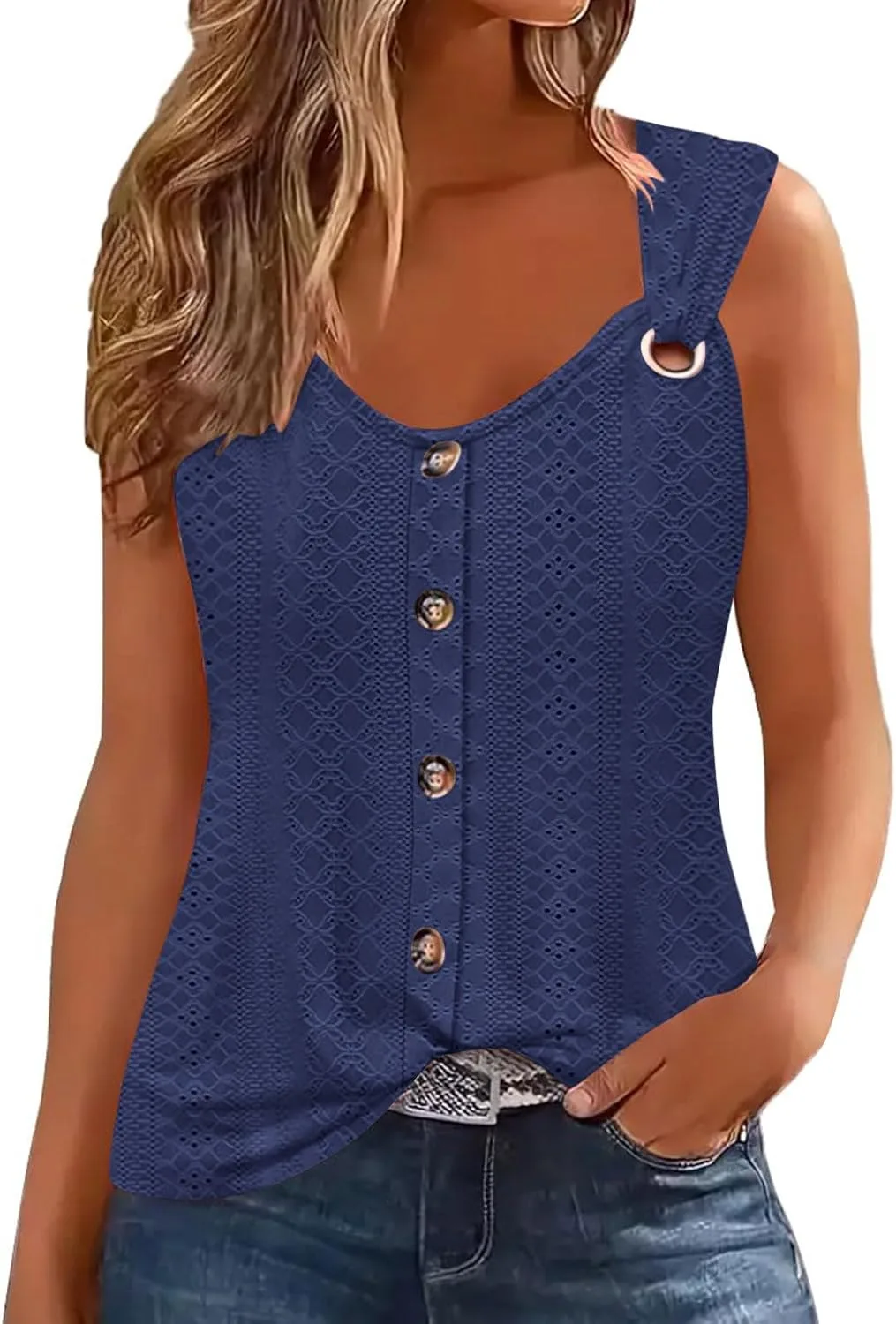 Женский топ без рукавов с металлическими кольцами и вышивкой bawilom
Женский топ без рукавов с металлическими кольцами и вышивкой bawilom