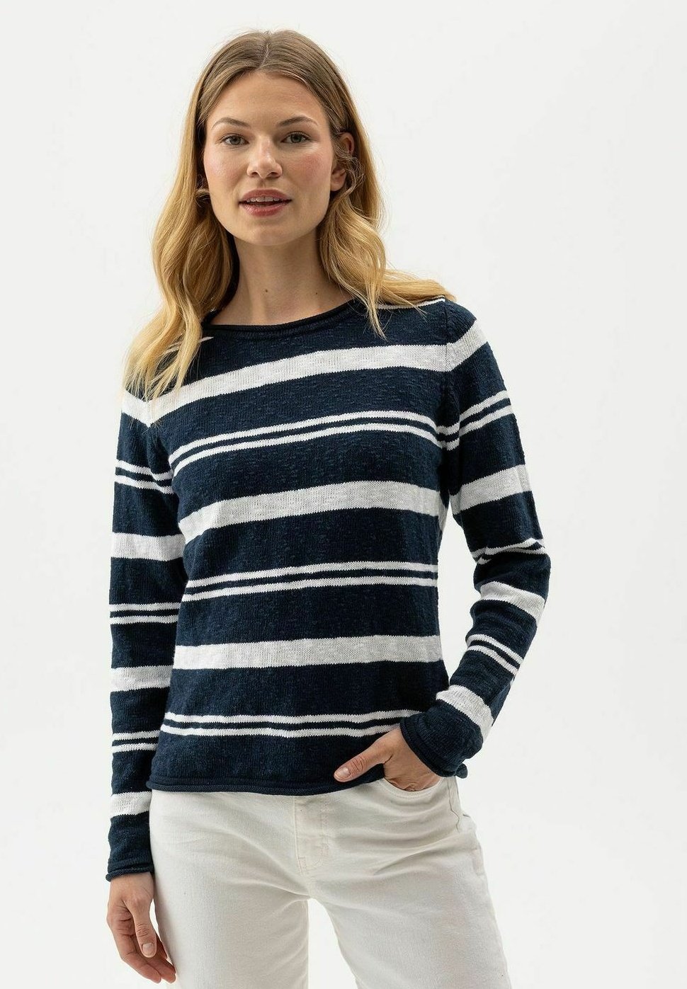 Джемпер JUNI Holebrook, темно-синий
Джемпер JUNI Holebrook, темно-синий