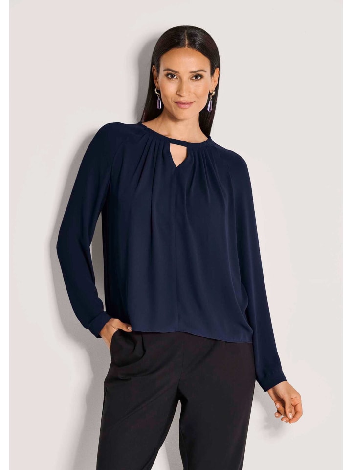 MADELEINE Элегантная блузка с V-образным вырезом темно-синего цвета
MADELEINE Элегантная блузка с V-образным вырезом темно-синего цвета
