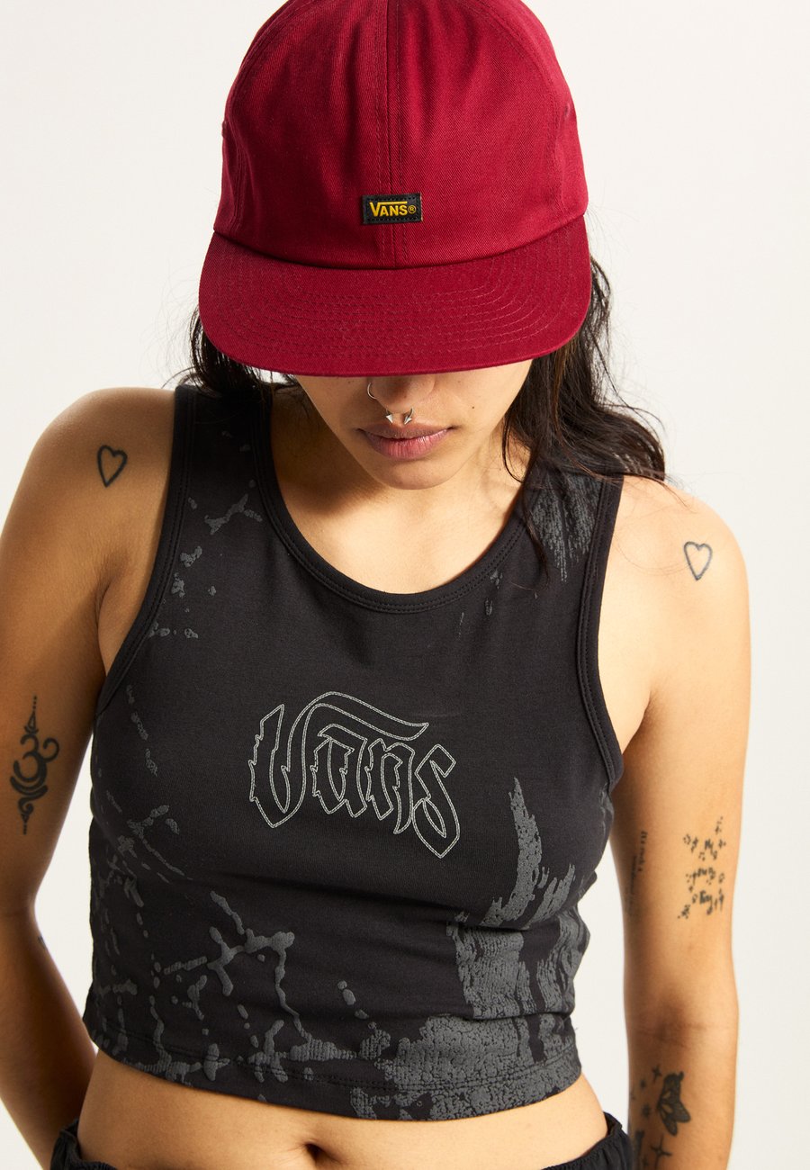 Бейсболка Vans JOCKEY, Dark Red
Бейсболка Vans JOCKEY, Dark Red