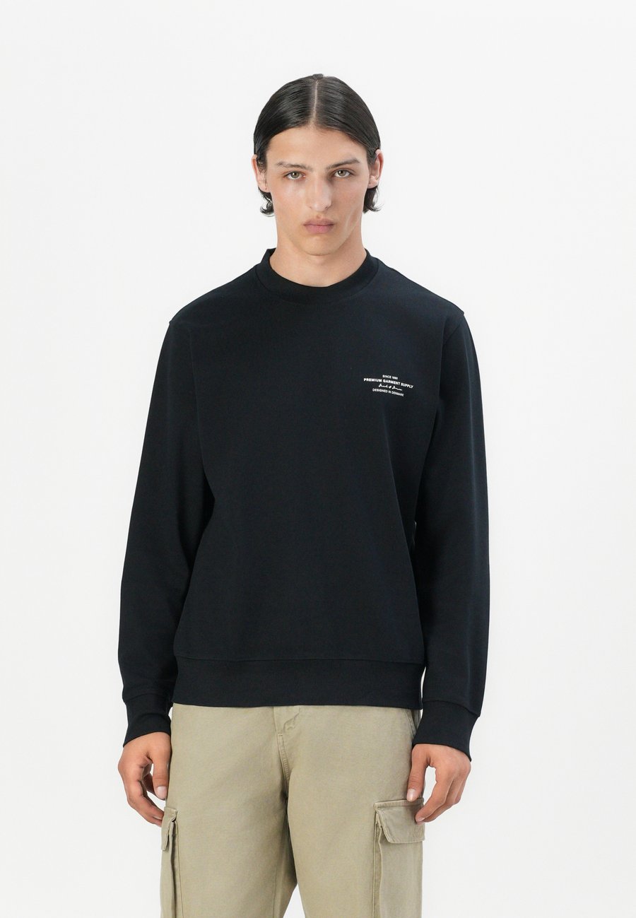 Толстовка Jack & Jones PREMIUM JPRBLACHAD BRANDING CREW NECK, Black Beauty/Black, Черный, Толстовка Jack & Jones PREMIUM JPRBLACHAD BRANDING CREW NECK, Black Beauty/Black
Толстовка Jack & Jones PREMIUM JPRBLACHAD BRANDING CREW NECK, Black Beauty/Black, Черный, Толстовка Jack & Jones PREMIUM JPRBLACHAD BRANDING CREW NECK, Black Beauty/Black