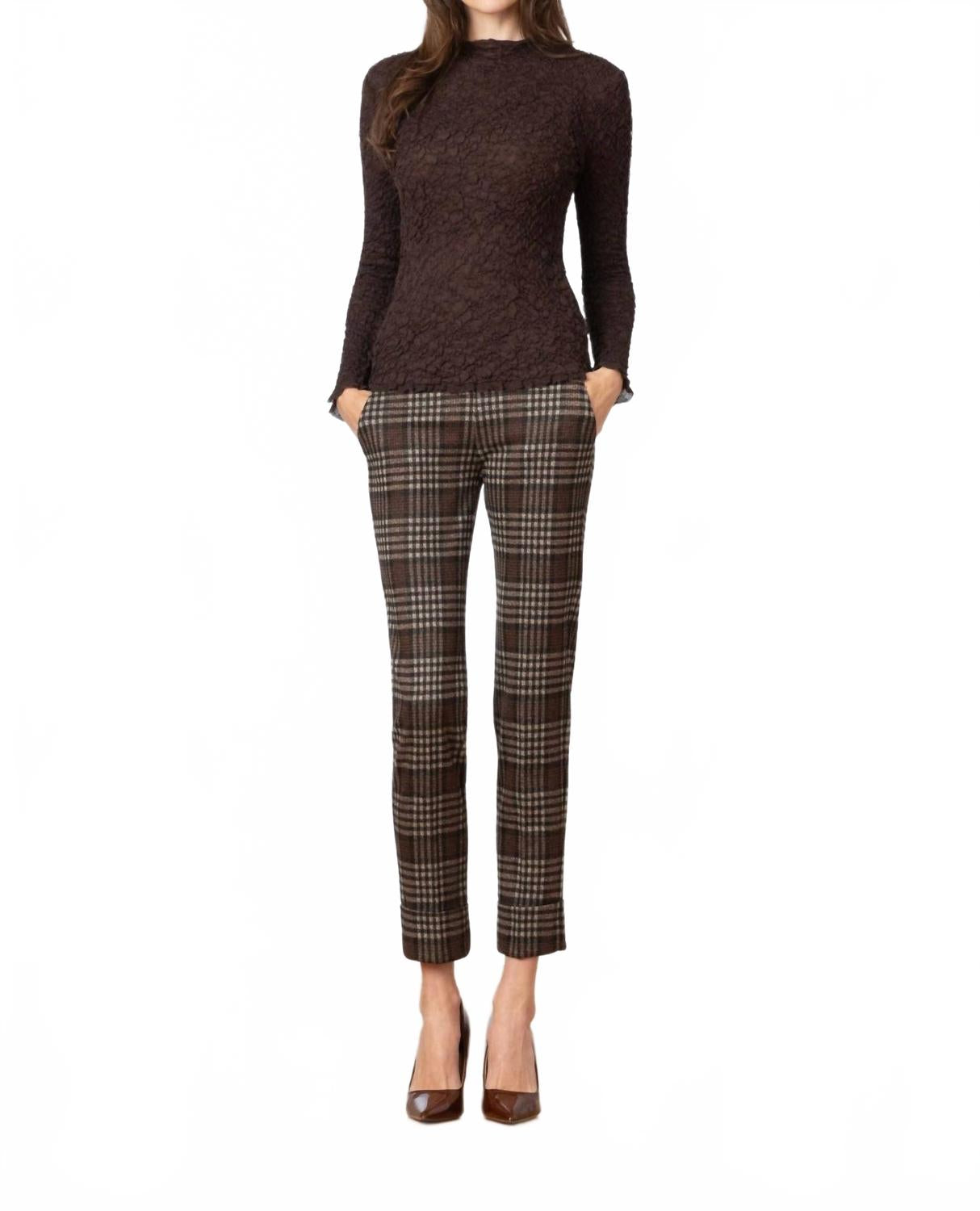 Бен Тразер в цвете какао Avenue Montaigne, cocoa
Бен Тразер в цвете какао Avenue Montaigne, cocoa