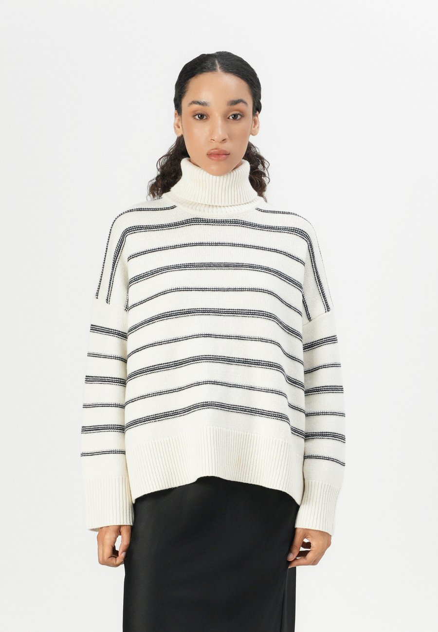 Джемпер Samsøe Samsøe SAKEIKU STRIPE TURTLENECK , Clear Cream /White
Джемпер Samsøe Samsøe SAKEIKU STRIPE TURTLENECK , Clear Cream /White
