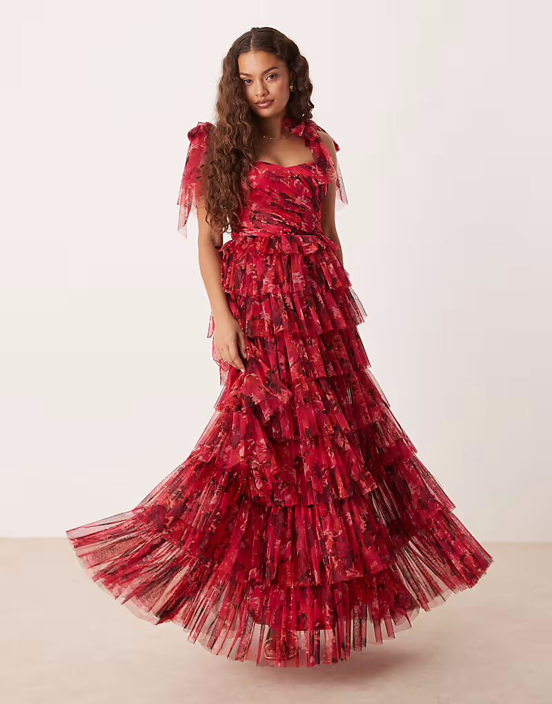 Платье макси из тюля с кружевом и бусинами, миниатюрное, с бантом на плече, многоярусное, розового и красного цвета Lace & Beads Petite 
Платье макси из тюля с кружевом и бусинами, миниатюрное, с бантом на плече, многоярусное, розового и красного цвета Lace & Beads Petite