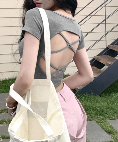 Футболка с квадратным вырезом и открытой спиной REMUR, серый
Футболка с квадратным вырезом и открытой спиной REMUR, серый