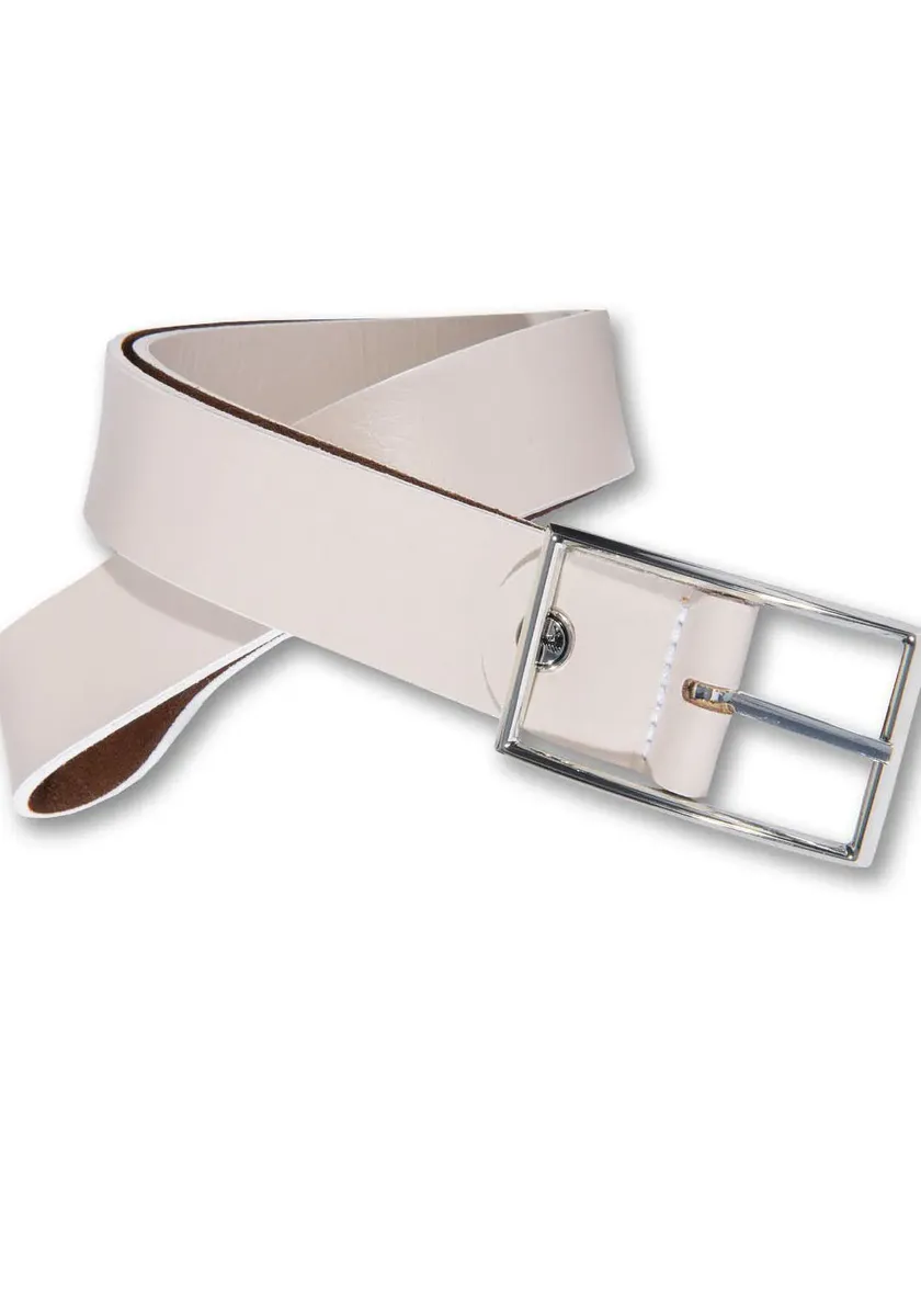 Кожаный ремень Silbergift, изящная серебряная застежка прямоугольной формы, бежевый
Кожаный ремень Silbergift, изящная серебряная застежка прямоугольной формы, бежевый