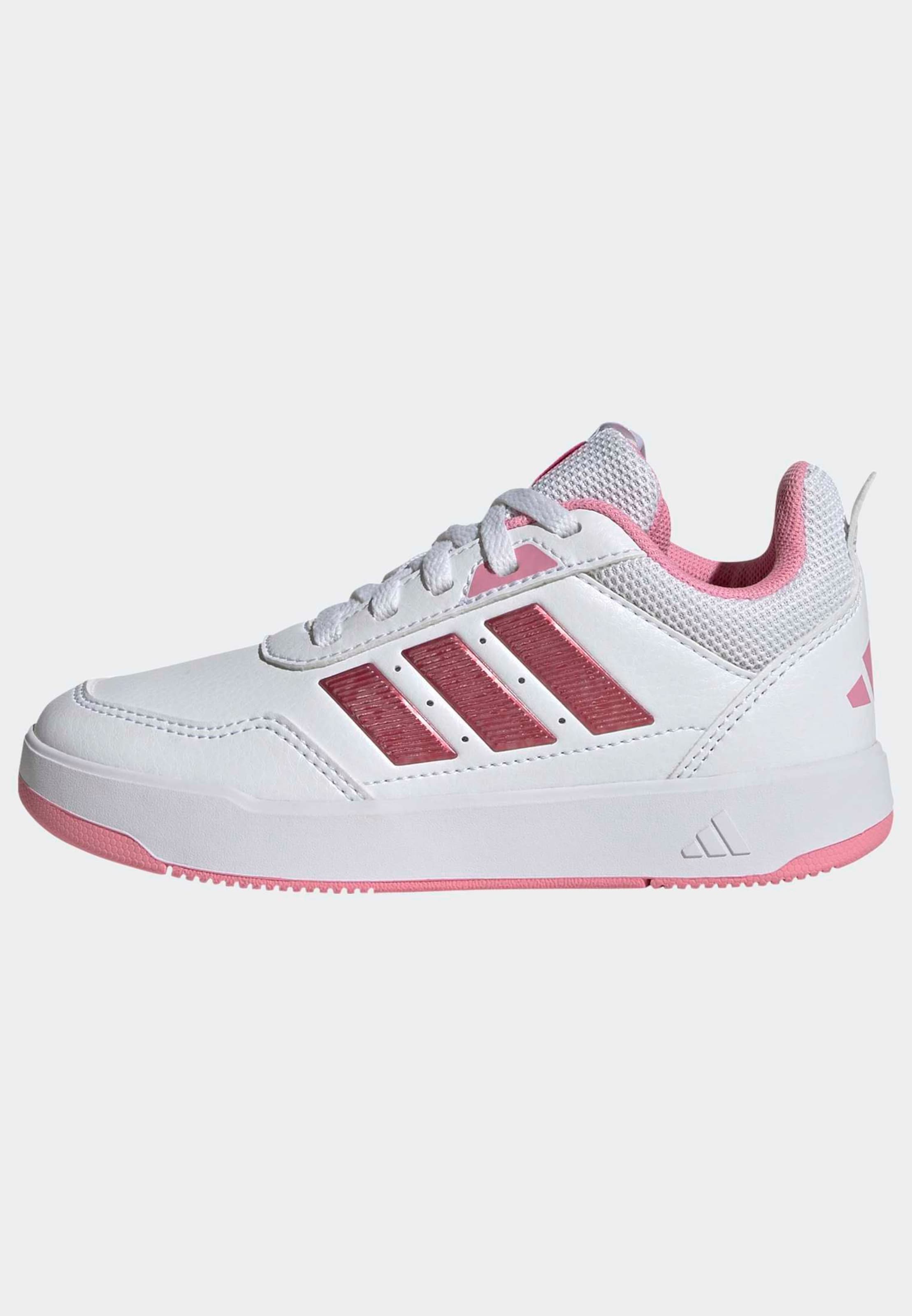 Adidas Sportswear Белые кроссовки
Adidas Sportswear Белые кроссовки