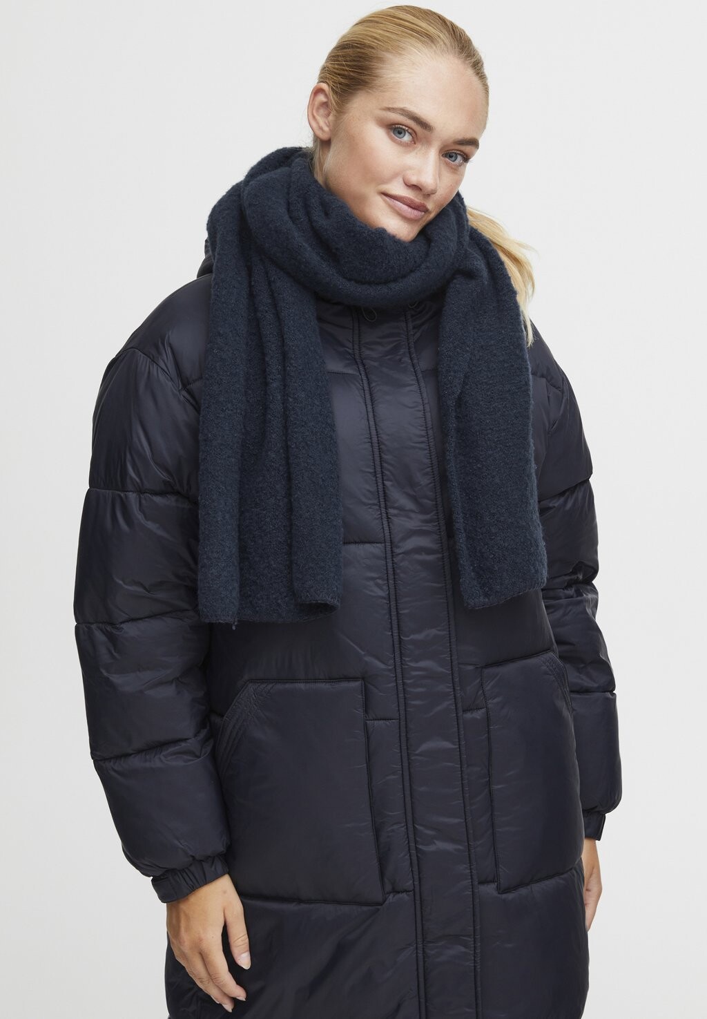 Шарф Oxmo, цвет total eclipse
Шарф Oxmo, цвет total eclipse