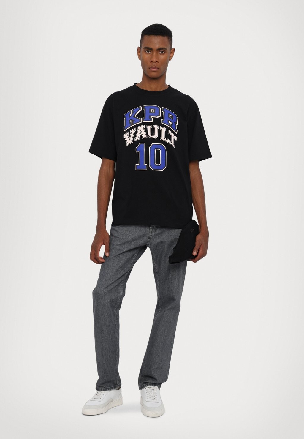 Футболка с принтом VAULT OVERSIZED TEE UNISEX Dhruv Kapoor, черный
Футболка с принтом VAULT OVERSIZED TEE UNISEX Dhruv Kapoor, черный