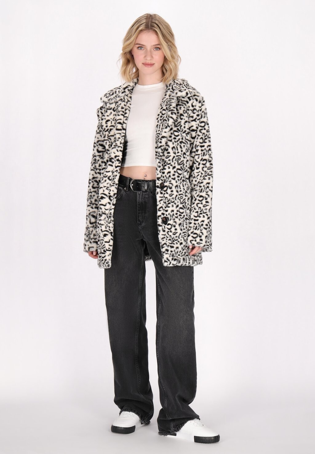 Зимнее пальто myMo, белый
Зимнее пальто myMo, белый