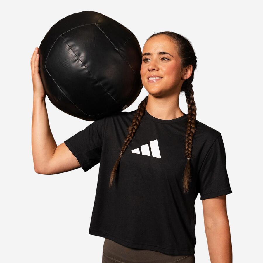 Женская футболка ADIDAS - черная с логотипом
Женская футболка ADIDAS - черная с логотипом