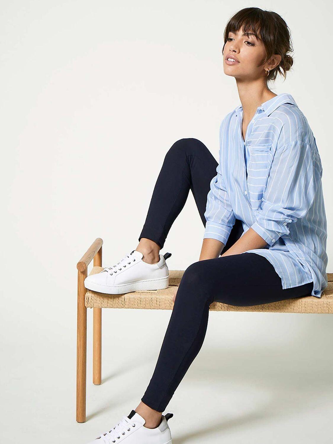 Леггинсы из мятного бархата, темно-синие
Леггинсы из мятного бархата, темно-синие