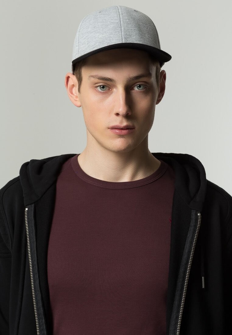 Бейсболка Flexfit, цвет grey/black
Бейсболка Flexfit, цвет grey/black