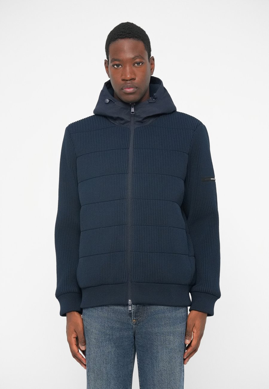 Куртка EA7 Emporio Armani MOUNTAIN JACKET SPECIAL, Blue
Куртка EA7 Emporio Armani MOUNTAIN JACKET SPECIAL, Blue