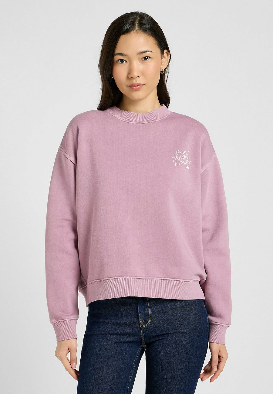 Толстовка Lee LONG SLEEVE GRAPHIC CREW, Plumberry/Pink
Толстовка Lee LONG SLEEVE GRAPHIC CREW, Plumberry/Pink