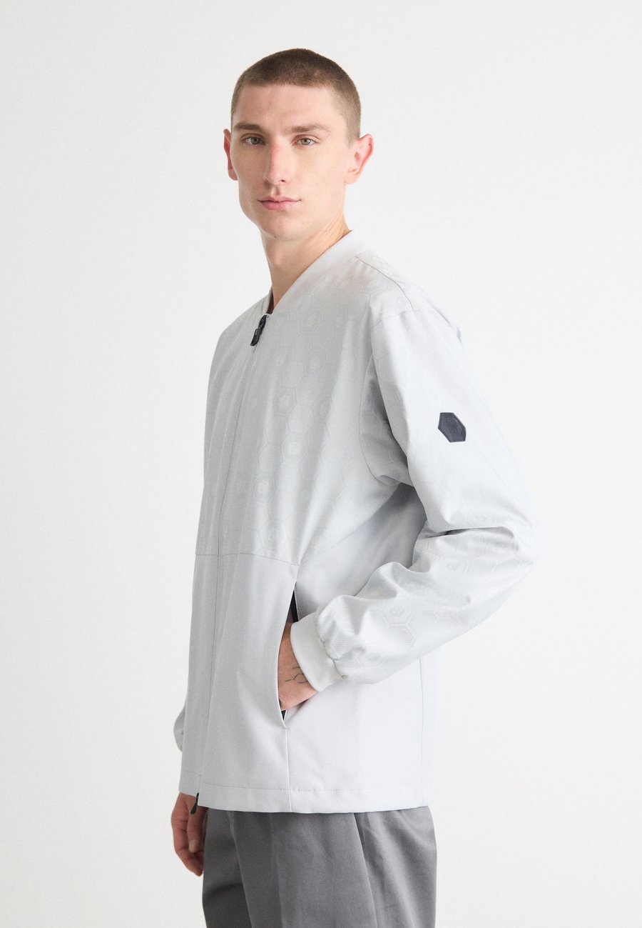 Куртка BOSS FUTURE, Light Pastel Grey/Light Grey
Куртка BOSS FUTURE, Light Pastel Grey/Light Grey