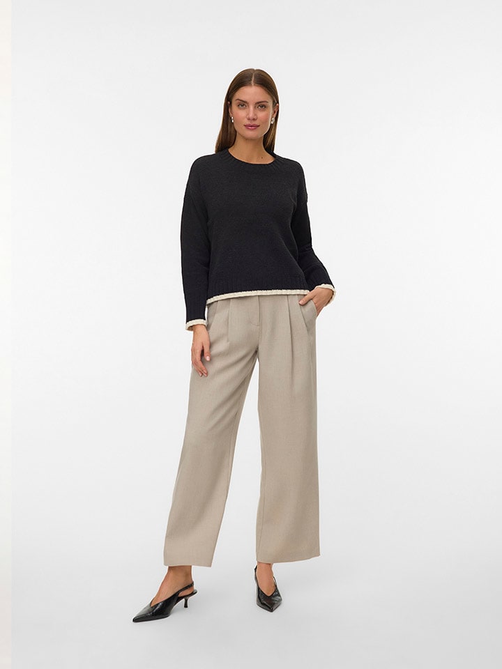 Свитер черного цвета Vero Moda
Свитер черного цвета Vero Moda