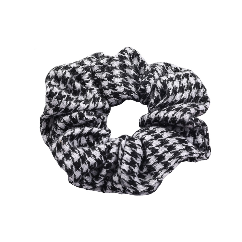 Резинка для волос pepita scrunchie Soho, schwarz, количество 1 шт.
Резинка для волос pepita scrunchie Soho, schwarz, количество 1 шт.