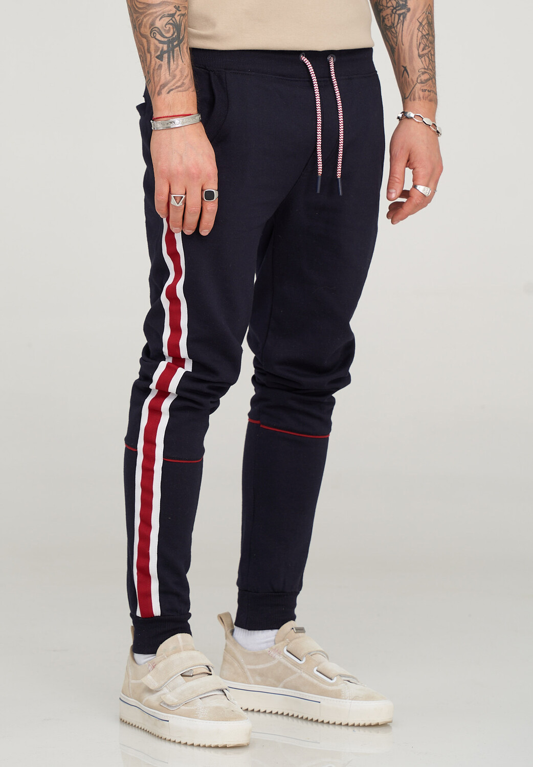 Брюки SOULSTAR Trainingshose GEBRIEL, темно-синий
Брюки SOULSTAR Trainingshose GEBRIEL, темно-синий