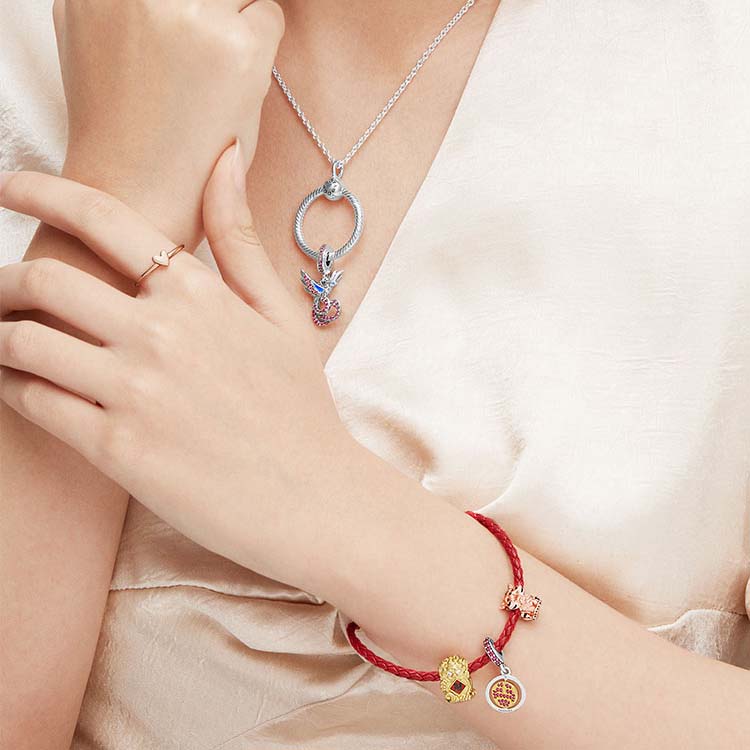 Pandora Золотое ожерелье для женщин
Pandora Золотое ожерелье для женщин