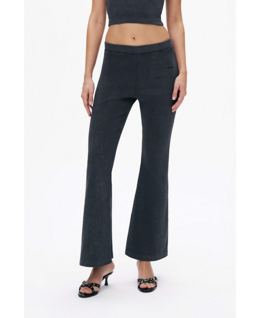 Женские ребристые брюки-клеш NOCTURNE, Anthracite
Женские ребристые брюки-клеш NOCTURNE, Anthracite