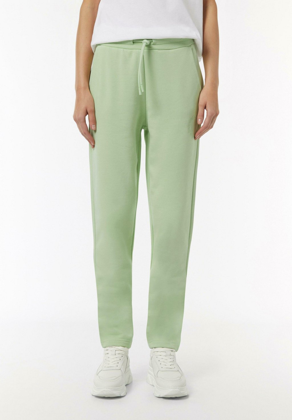 Спортивные брюки MIT ELASTISCHEM BUND UND EINGRIFFTASCHEN comma casual identity, зеленый
Спортивные брюки MIT ELASTISCHEM BUND UND EINGRIFFTASCHEN comma casual identity, зеленый