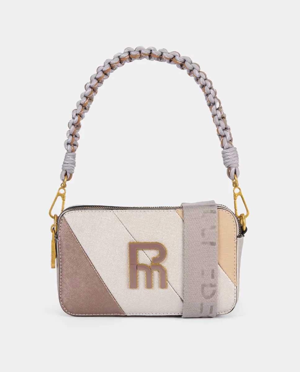 Трехцветная сумка через плечо среднего размера с двойным открыванием и застежкой-молнией Pepe Moll, чёрный, Черный, Трехцветная сумка через плечо среднего размера с двойным открыванием и застежкой-молнией Pepe Moll, чёрный
Трехцветная сумка через плечо среднего размера с двойным открыванием и застежкой-молнией Pepe Moll, чёрный, Черный, Трехцветная сумка через плечо среднего размера с двойным открыванием и застежкой-молнией Pepe Moll, чёрный