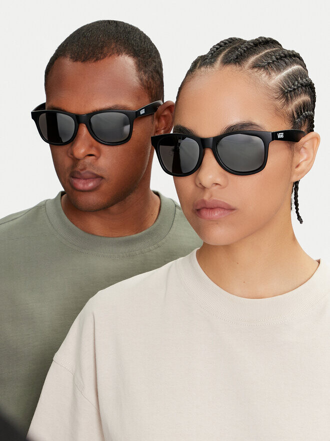 Солнцезащитные очки Vans Spicoli 4 Shade VN000LC0CVQ1, черный
Солнцезащитные очки Vans Spicoli 4 Shade VN000LC0CVQ1, черный