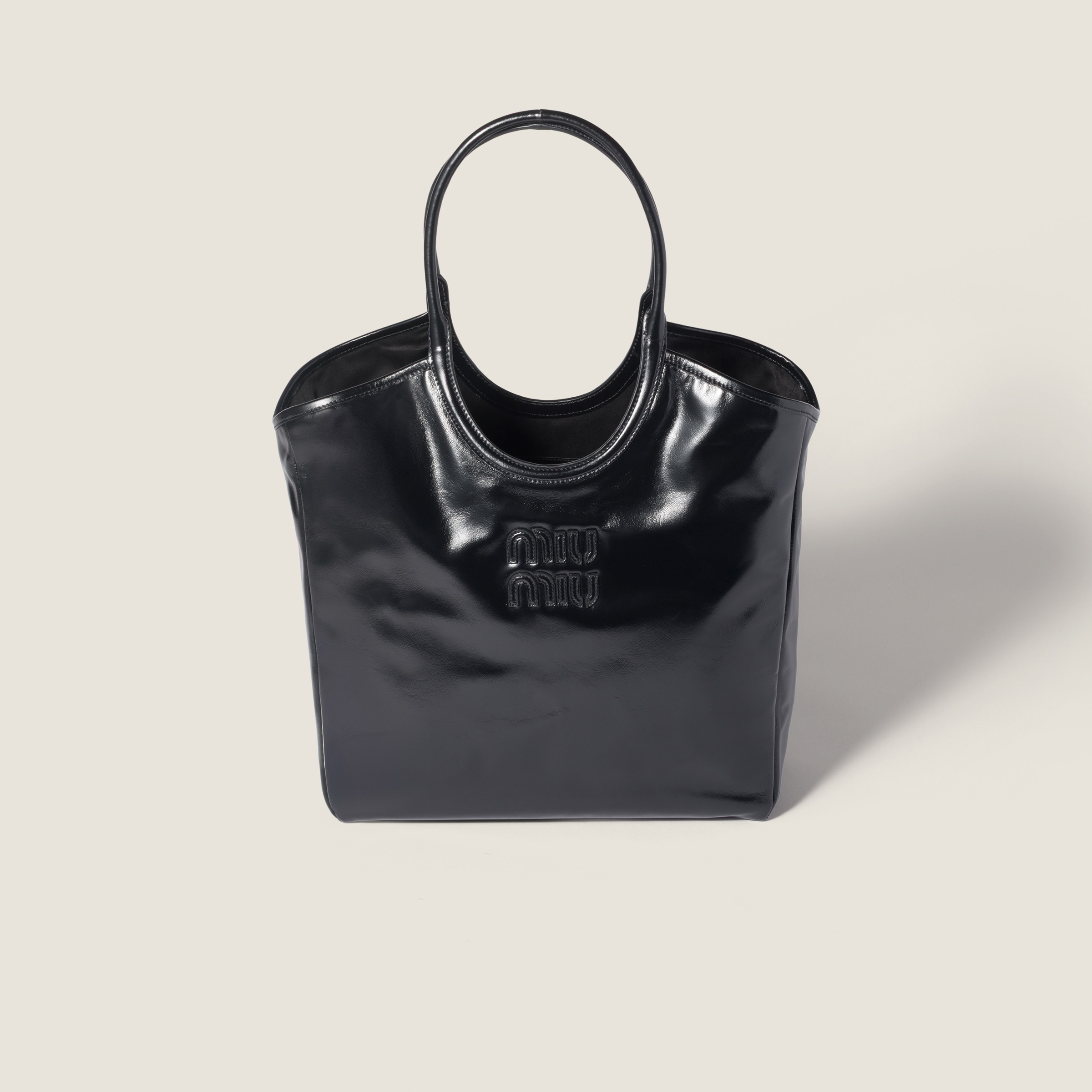 Кожаная сумка ivy MIU MIU, черный
Кожаная сумка ivy MIU MIU, черный
