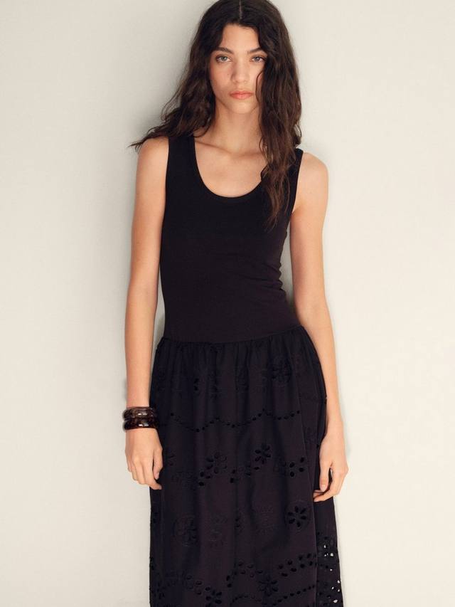 Платье миди Toad с вышивкой и вырезами Mango, Black
Платье миди Toad с вышивкой и вырезами Mango, Black