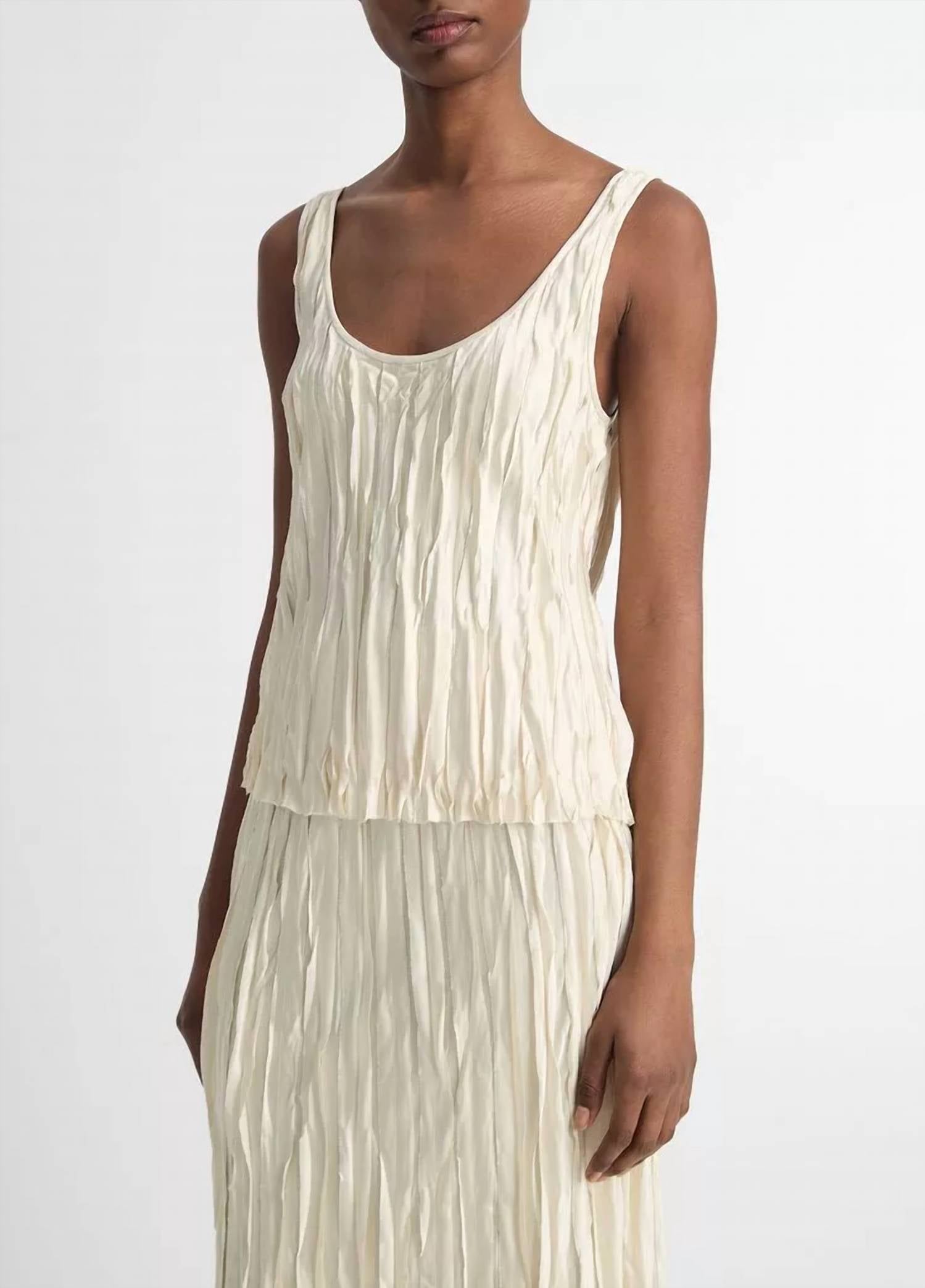 Топ-топ с косой вязкой цвета слоновой кости Vince
Топ-топ с косой вязкой цвета слоновой кости Vince