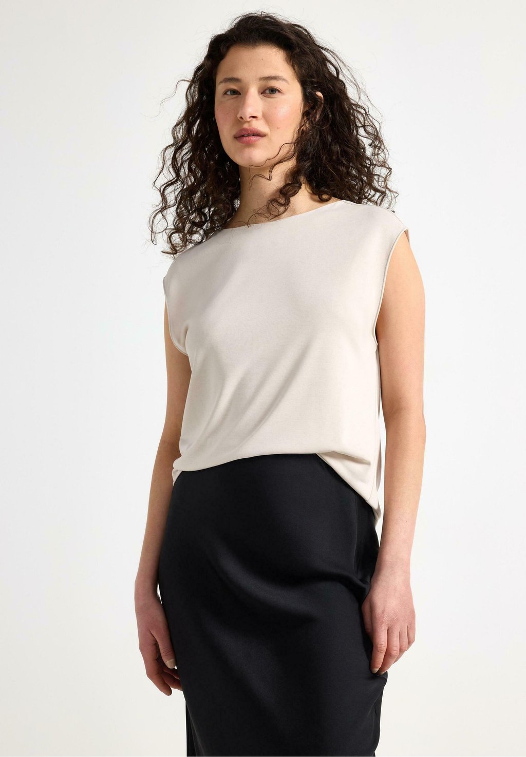 Топ Lindex, бежевый
Топ Lindex, бежевый