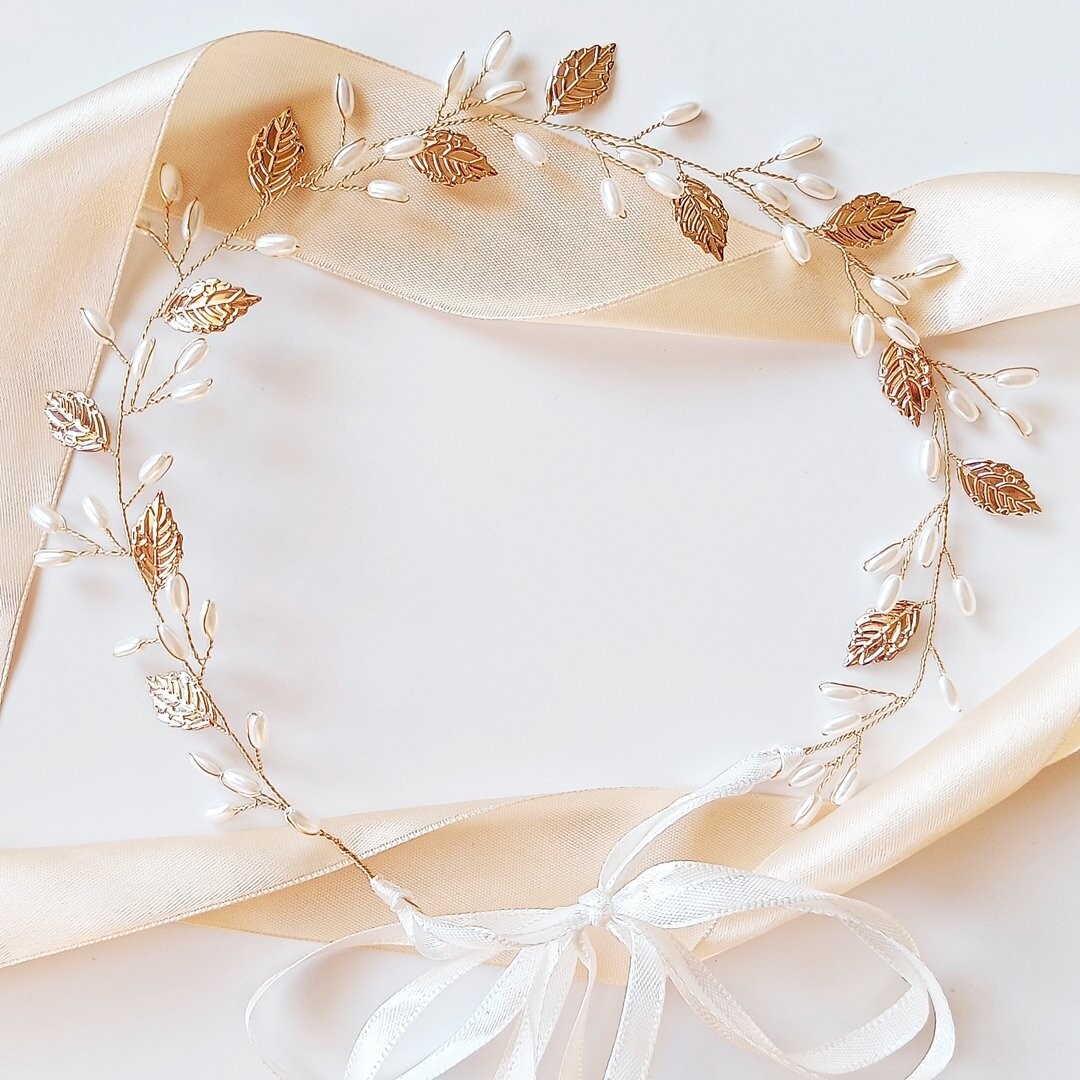 Свадебный коконет, золотая повязка для волос с листьями и жемчугом Kokonet
Свадебный коконет, золотая повязка для волос с листьями и жемчугом Kokonet