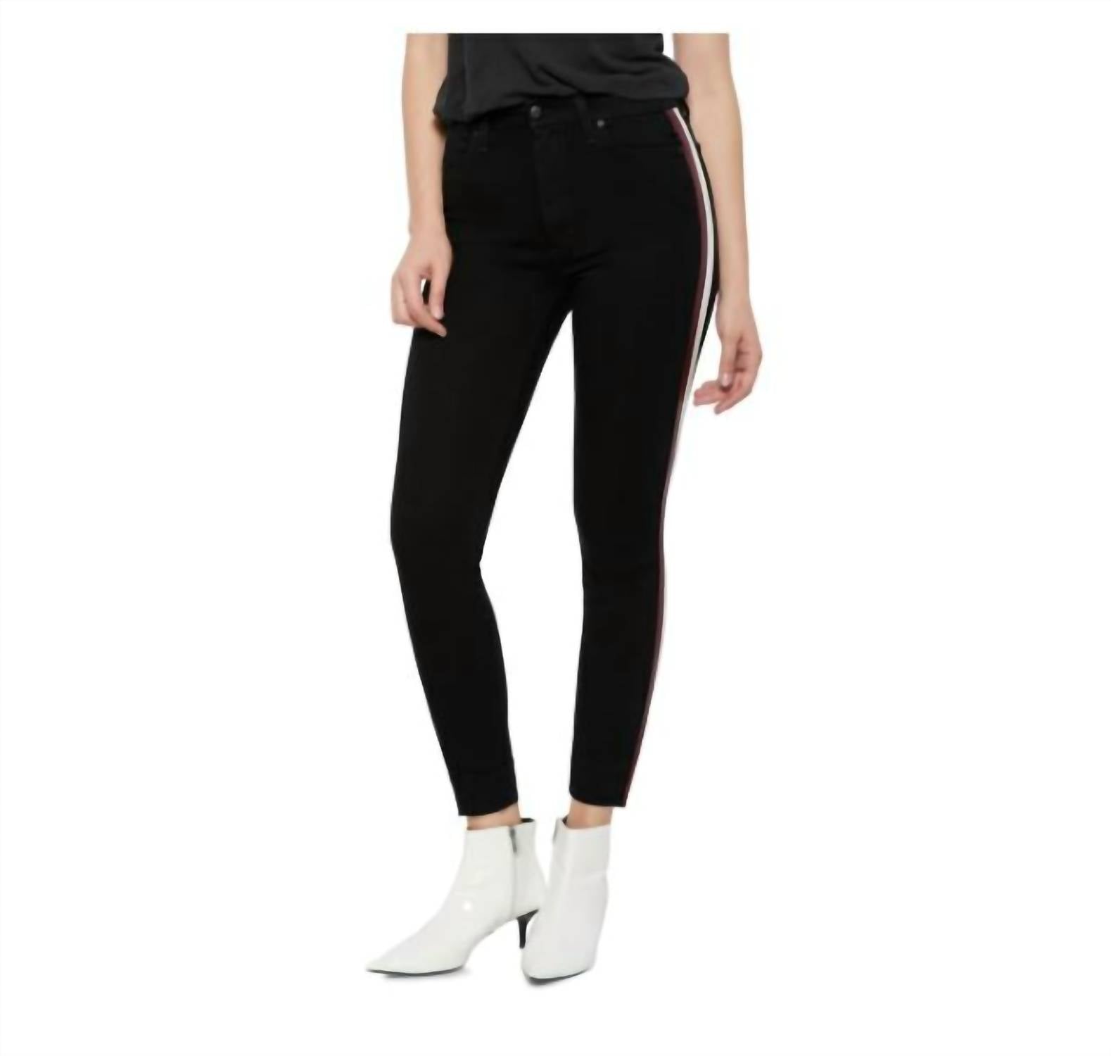 Джинсы-скинни Charlie High Rise Side Faux Leather Stripes черного цвета JOE'S Jeans
Джинсы-скинни Charlie High Rise Side Faux Leather Stripes черного цвета JOE'S Jeans