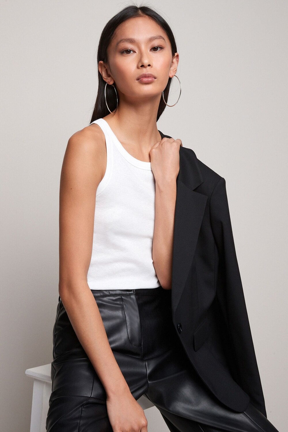 Футболка в рубчик в стиле боксера Next, белый
Футболка в рубчик в стиле боксера Next, белый