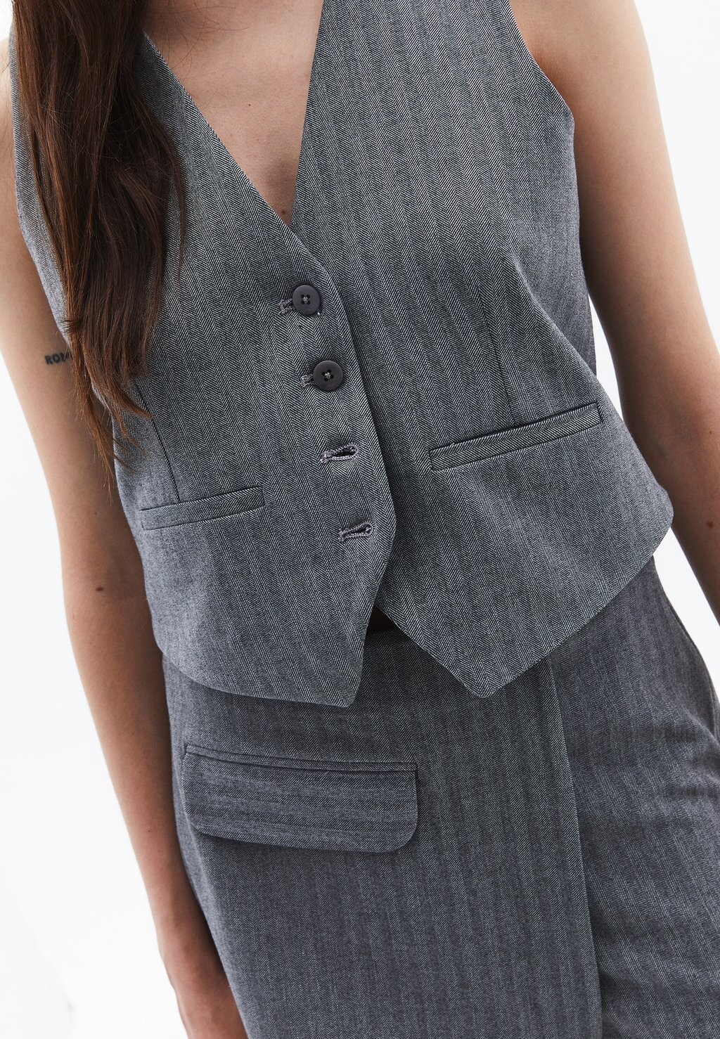 Жилет MIT KNÖPFEN OXXO, серый
Жилет MIT KNÖPFEN OXXO, серый