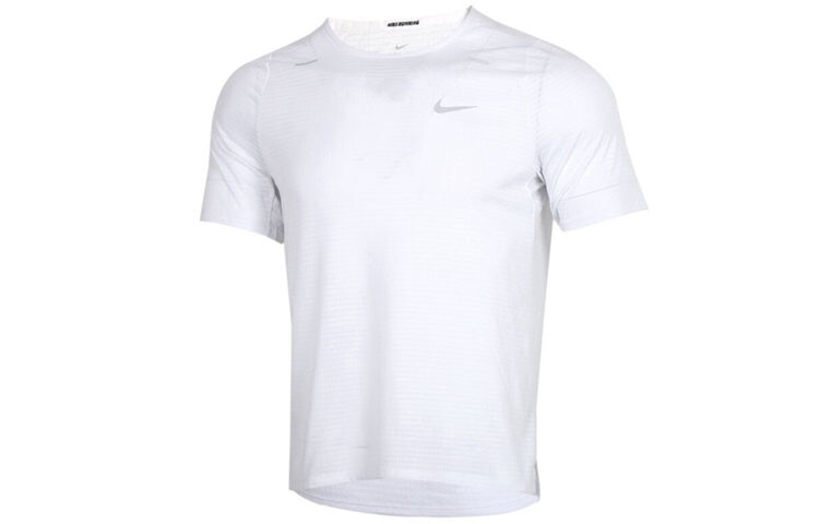 Футболка мужская белая Nike, белый 
Футболка мужская белая Nike, белый