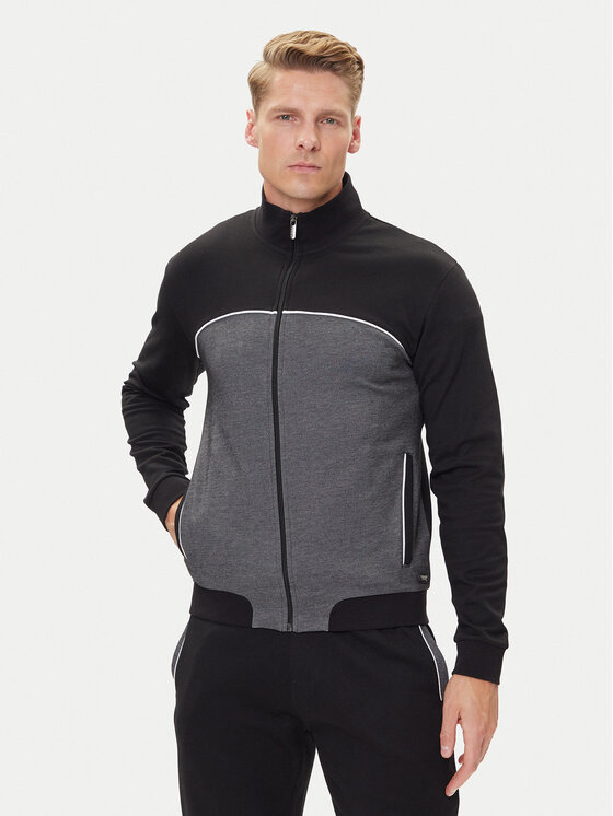 Свитшот regular fit 50545567 Boss, чёрный
Свитшот regular fit 50545567 Boss, чёрный