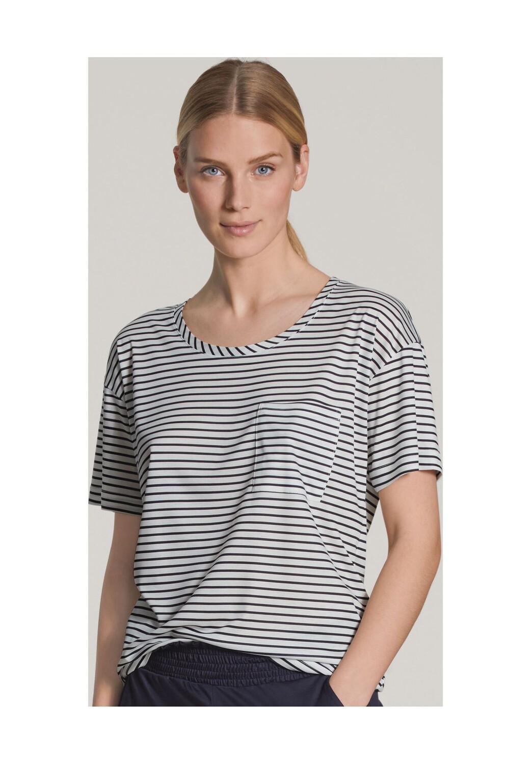 Рубашка для сна 100% NATURE, в полоску, нагрудный карман, для женщин CALIDA, цвет Dark Lapis
Рубашка для сна 100% NATURE, в полоску, нагрудный карман, для женщин CALIDA, цвет Dark Lapis