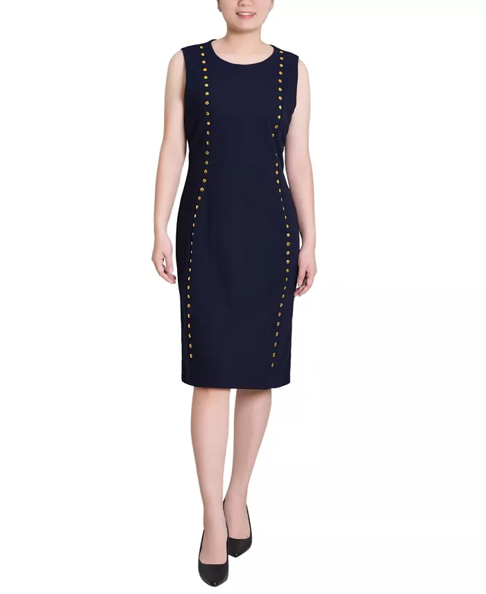 Миниатюрное платье без рукавов с заклепками спереди NY Collection, синий
Миниатюрное платье без рукавов с заклепками спереди NY Collection, синий