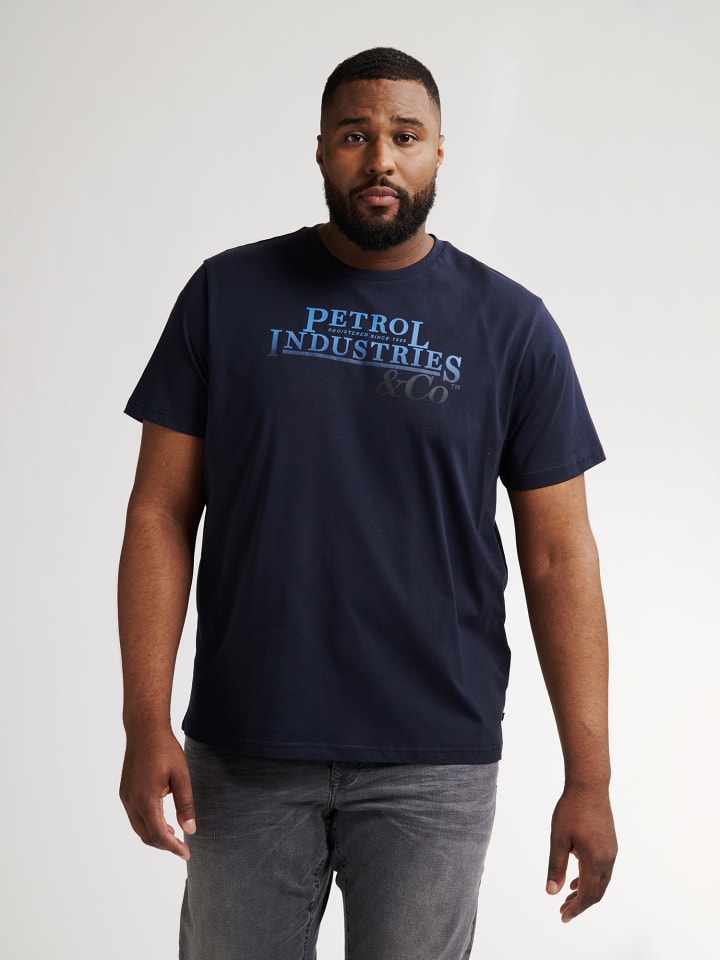 Футболка с принтом размера плюс Rockport синего цвета Petrol Industries
Футболка с принтом размера плюс Rockport синего цвета Petrol Industries