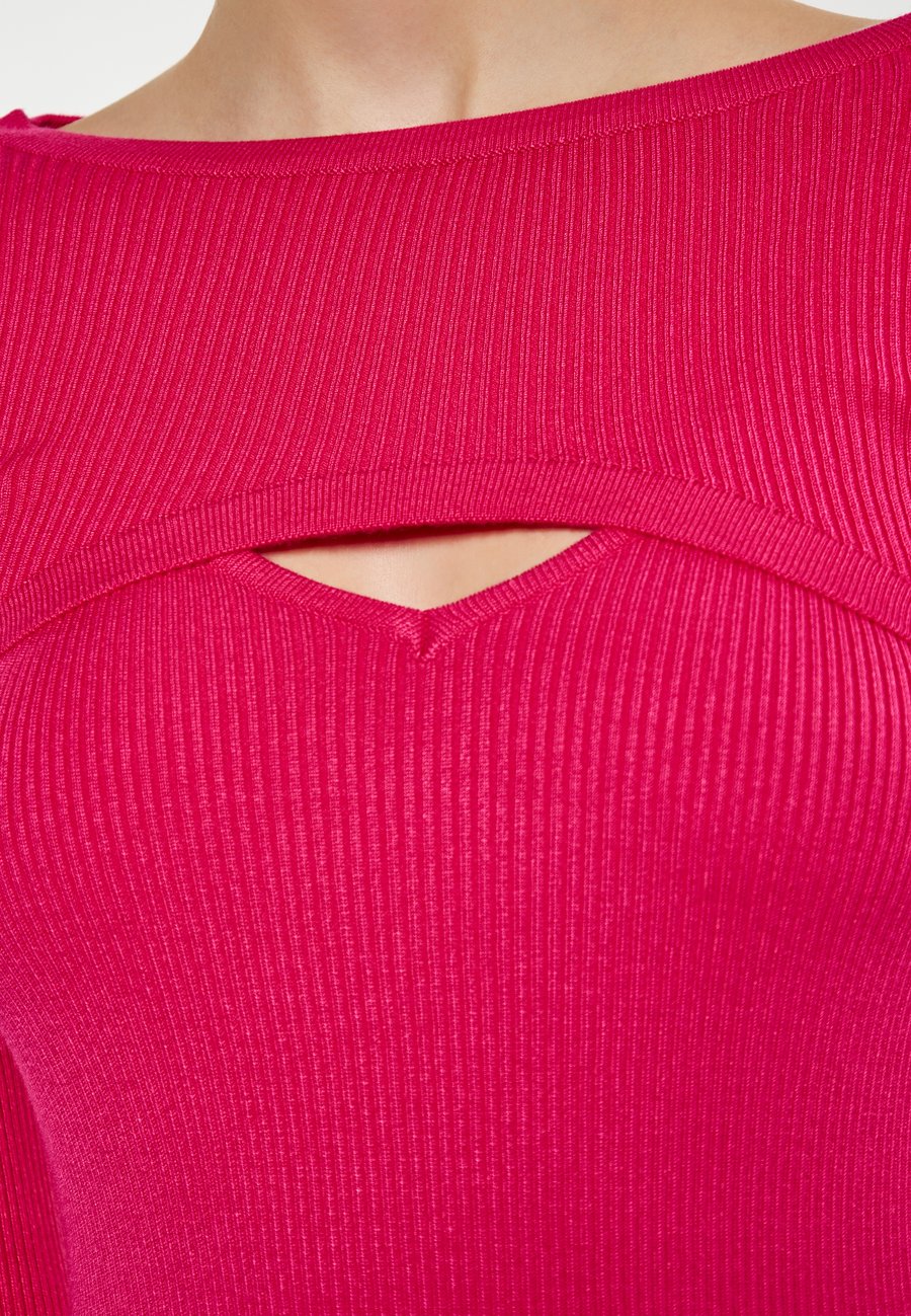 Топ faina CO-BRANDED WITH NASCITA, Fuchsia/Pink
Топ faina CO-BRANDED WITH NASCITA, Fuchsia/Pink