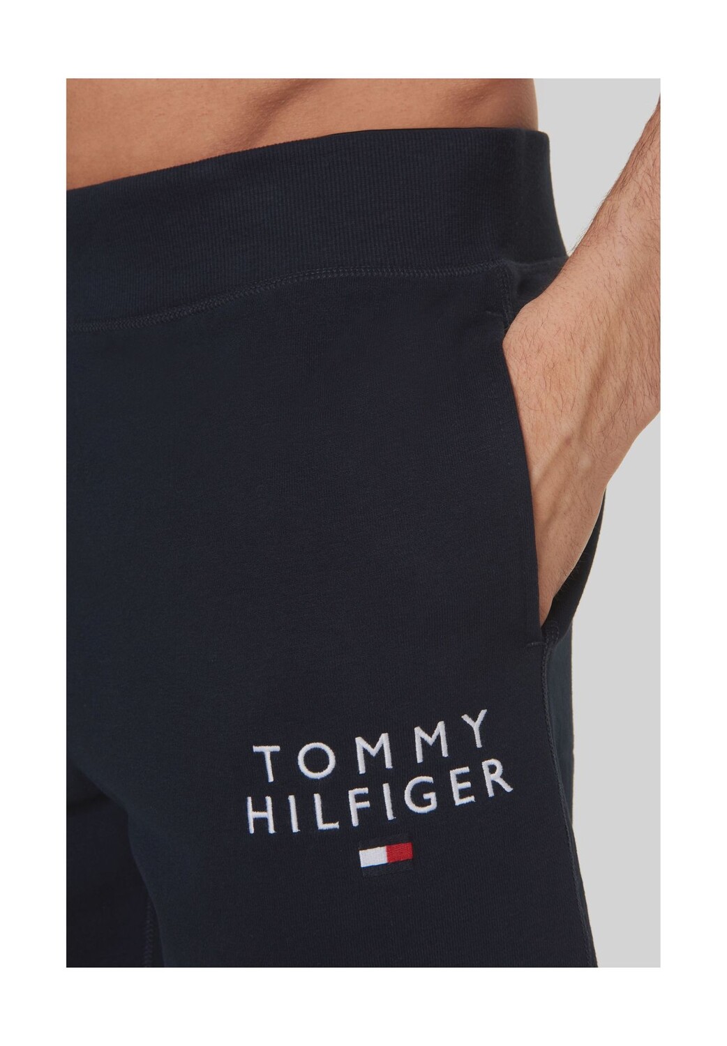 Мужские брюки-бермуды длиной с логотипом и вышивкой для сна TOMMY HILFIGER, синий
Мужские брюки-бермуды длиной с логотипом и вышивкой для сна TOMMY HILFIGER, синий